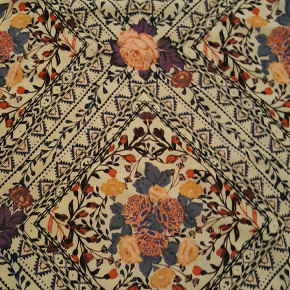 Beautiful shoulder cut out longsleeve dress! NWOT - Picture 5 of 5